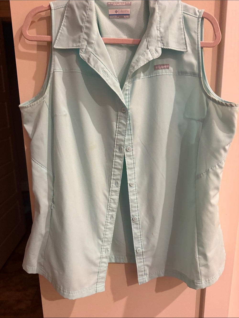 Columbia Women's Sleeveless Button-Down Top in Mint
